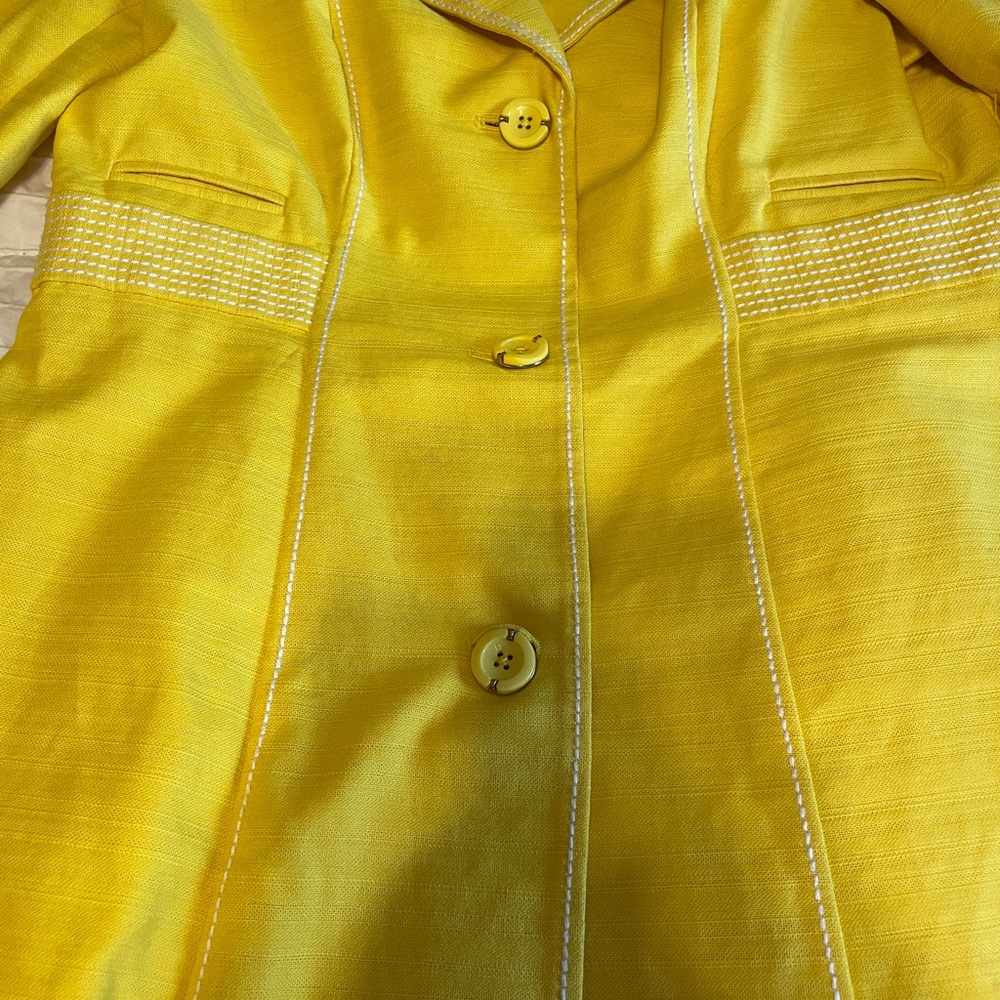 Yellow Jacket - Picture 6 of 7